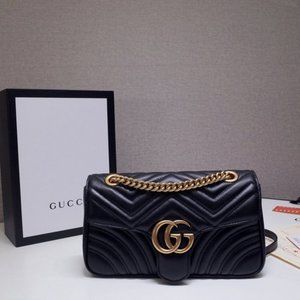 NWT GUCCI GG Marmont Gmall Matelassé 443497 Bag                       SIZE 8.66W